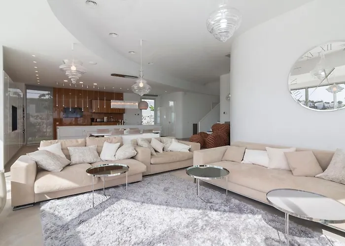 Equilibrium Адехе