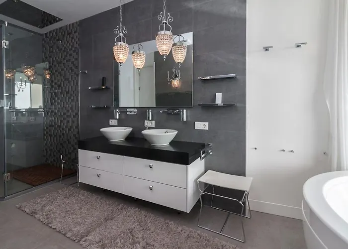 Equilibrium Вілла Адехе