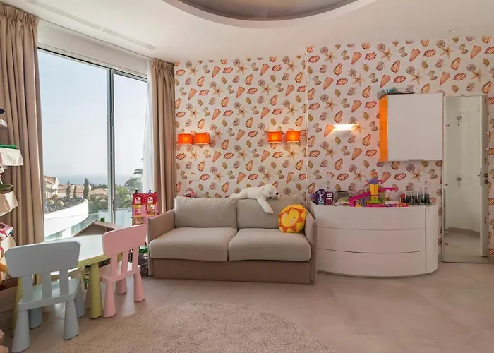 Equilibrium Адехе