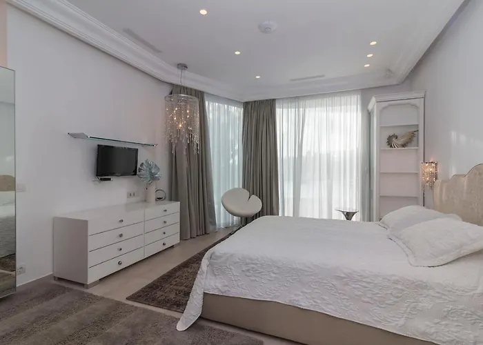 Equilibrium Адехе