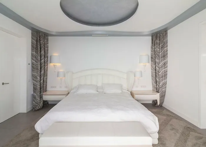 Equilibrium Адехе